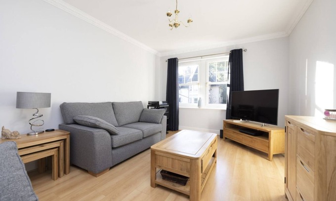 Dunbar Apartment | Modern 2-Bed Flat with Free Parking & Breakfast Included