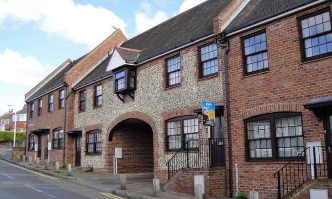 Broadstairs Cottage | Child-Friendly Modern Cottage Steps from the Beach