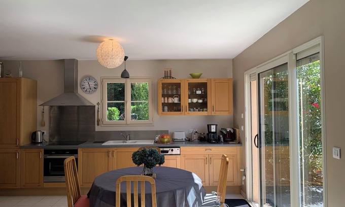 Marcillac-Saint-Quentin House | Modern house with enclosed garden, Périgord noir. 8km from Sarlat 20 mn from Lascaux.