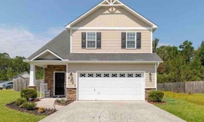 Westgate House | Modern Home with Pool Near Dining & Shopping - Rated 9/10