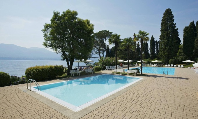 Gonte Apartment | Modern Studio Apartment with Pool and Lake Access Awaits