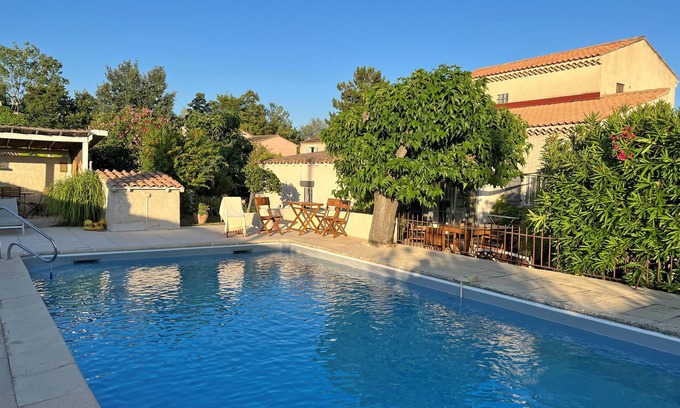 L'Isle-sur-la-Sorgue House | Modern Gîte with Pool near Antique Town - Guest Rated 9.8