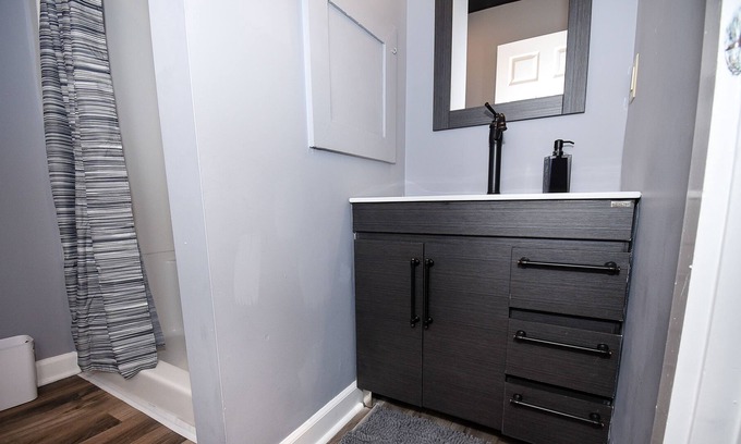 Blacksburg Apartment | Modern Game Day Rental - Walkable distance Lane Stadium