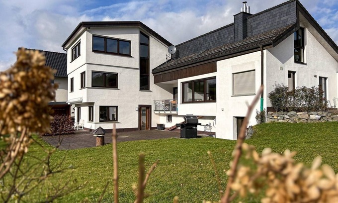Meschede House | Modern Split-Level Holiday House Near Hennesee - 10/10 Rated