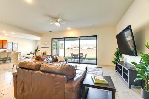 Glendale House | Modern Glendale Retreat Near Stadium - Family & Pet Friendly