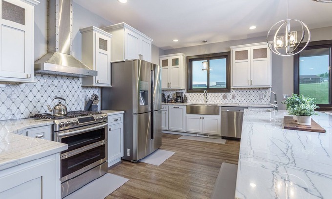 Spearfish House | Top-Rated Modern Golf Course Retreat with Hot Tub & Spa