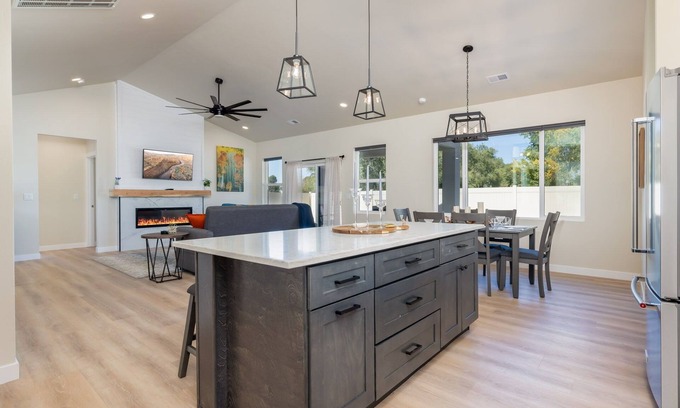 Grand Junction House | Modern Grand Junction Getaway Near Wineries, Hiking Trails and National Monument