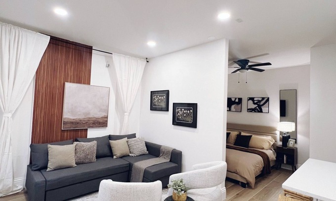 Buena Ventura Lakes Apartment | Modern Guesthouse near MCO