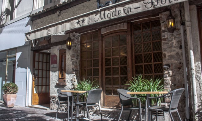 Antibes Old Town Hotel | Stylish Modern Hôtel with Breakfast and Family-Friendly Perks
