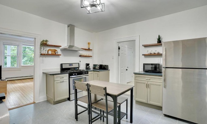 Hastings Apartment | Stylish Hastings-On-Hudson Home by the River for Families