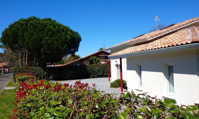 Vieux-Boucau-les-Bains House | Modern House LE PIN: Scenic Views & Poolside Relaxation