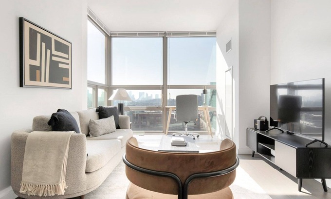 Hoboken Apartment | Modern Hoboken 2BR with Gym, Doorman & Pet-Friendly Perks