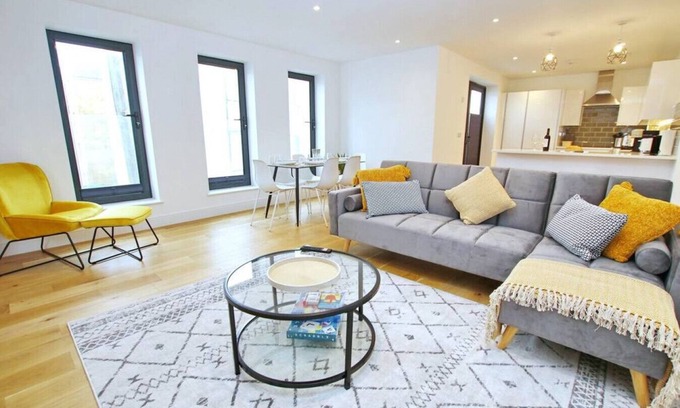 Worthing Apartment | Cozy Apartment in Worthing with Breathtaking Sea Views