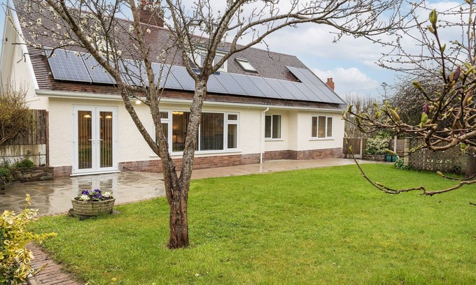 Cardigan House | Modern Holiday Cottage: Ideal Base for Cardigan Adventures
