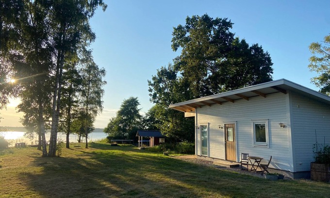 Varnamo Municipality House | Modern Holiday Home with Lake View by Vidöstern