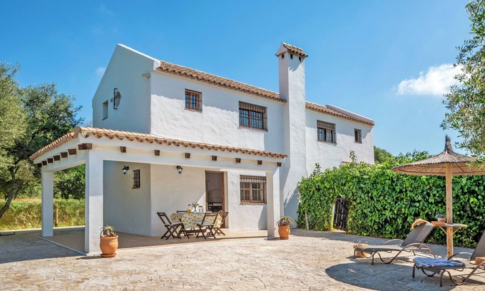 Zahora House | Modern Villa La Quinta de Maria Luisa with Oceanfront Luxury