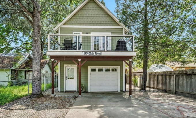 Middletown House | Trendy Downtown Middletown Home - Steps from Shops & Dining