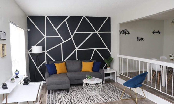 Norfolk - Virginia Beach House | Pet-Friendly Retreat in Vibrant Virginia Beach - Rated 10/10