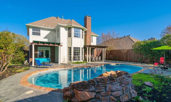 Flower Mound House | Guest Rated 9.8: Home with Heated Pool & Game Room Near DFW