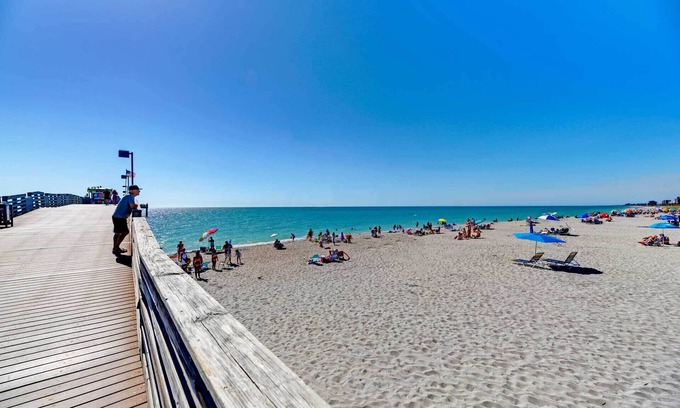 Venice Gardens Cottage | Modern Home with Pool, 4 Miles to Beach – Pet Friendly
