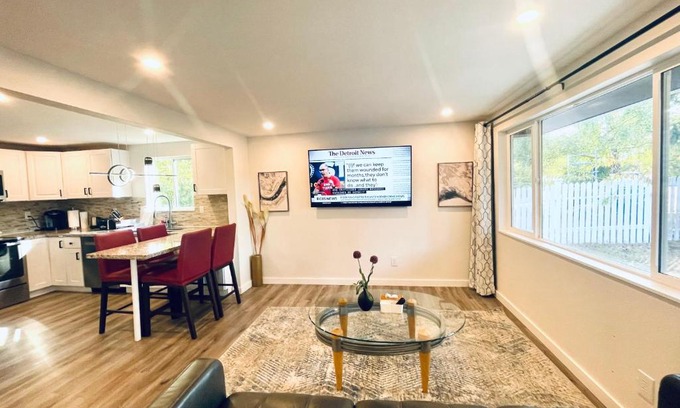 Bitter Lake Villa | Modern Getaway with Air Conditioning by Bitter Lake