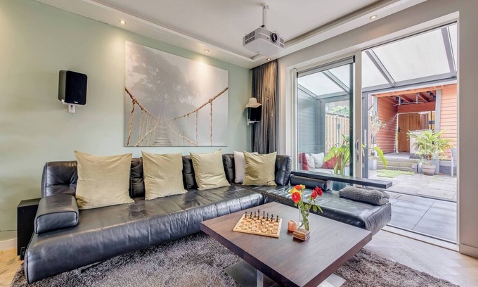 Municipality of Utrecht House | Contemporary Home with Private Garden and Breakfast Included
