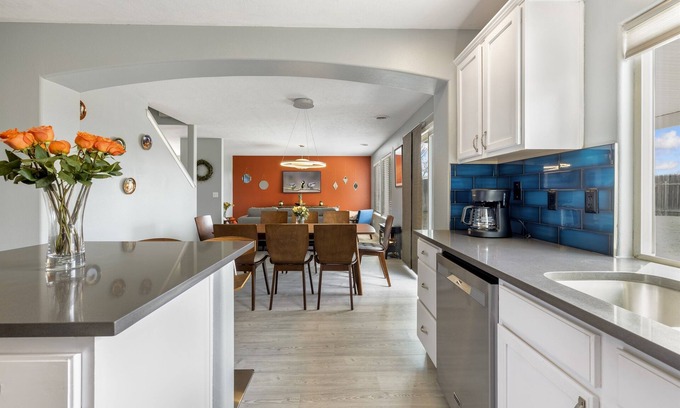 Southwest Ada County Alliance House | Inviting Modern House near BSU with Firepit & Spa