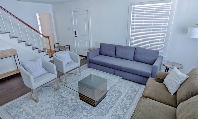 Highlands - Perkins House | Top-Rated Modern House Near LSU Lakes - Family-Friendly Stay