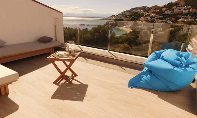 Santa Margarida House | Seaside Retreat: Pet-Friendly Home with Spa & Breakfast
