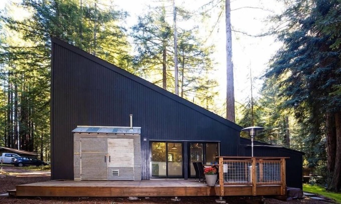 Occidental House | Modern House with Ocean View & Fast Internet on 1 Acre