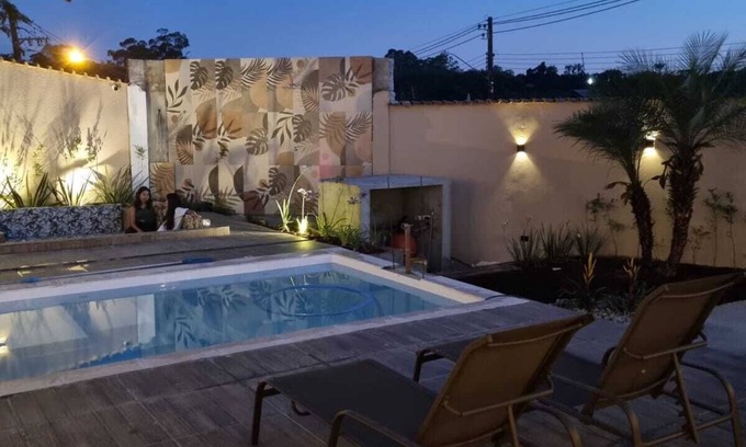Suzano House | Relaxing Getaway with Pool, Steps from Blue Beach Thermas Park