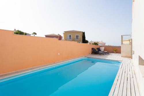 Arenas del Mar House | Elegant Modern House with Private Pool and Ocean Views