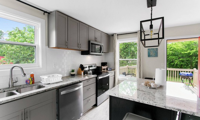 Birmingham Hotel | Modern in Magic City 2 Units