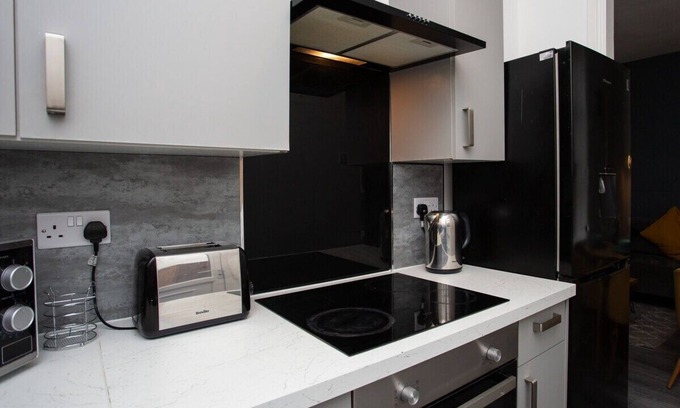 Sunderland Apartment | Modern Two Bed Ferndale Apartment with Family-Friendly Amenities