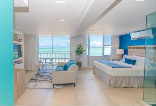 Isla Verde House | Tranquil Escape at Modern Jewel Beachfront Isla Verde