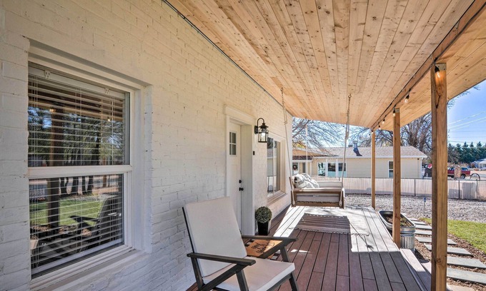 Kanab Cottage | Inviting Kanab Home with Fire Pit & Scenic Red Rock Views