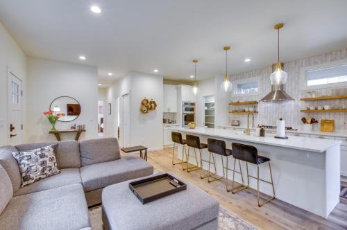 North Rose Hill House | Inviting Kirkland Home with Private Yard and Fire Pit