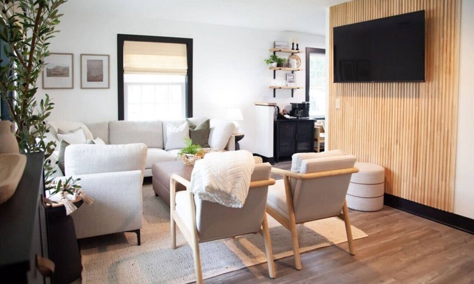 George Haywood's Lakefront Apartment | Inviting Modern Cottage with Hot Tub near Lake Erie