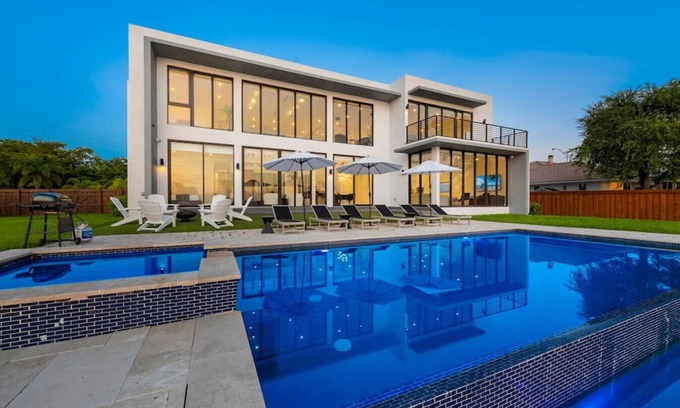 Glenvar Heights Villa | Unwind in a Modern Lakefront Villa with Pool and Spa