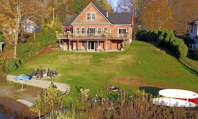 Fort Ann House | Top-Rated Modern Lakehouse-Chalet with Beach and Pool