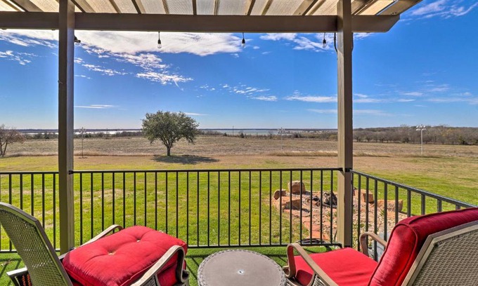 Granger House | Tranquil Lakehouse Retreat with Hot Tub and 10/10 Rating
