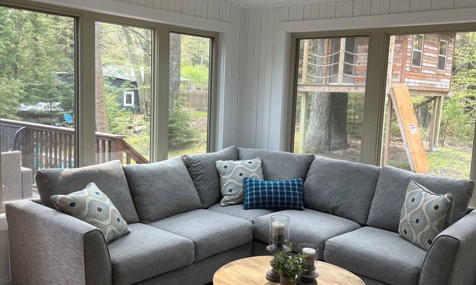 Sheboygan House | Unforgettable Lake Michigan Beach Retreat with Treehouse