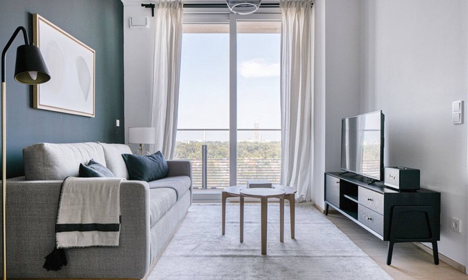 Erdberg Apartment | Stylish 1BR in Landstraße with Rooftop Pool & Elevator