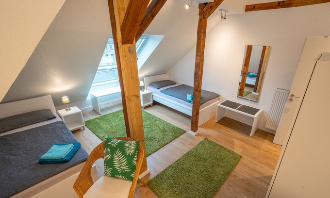 Bochold Apartment | Modern Apartment for 6 with Kitchen & Breakfast Included