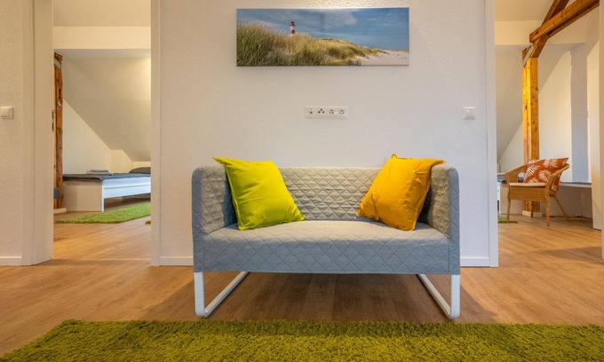 Bochold Apartment | Bright & Friendly Retreat for 7+ with Kitchen Amenities