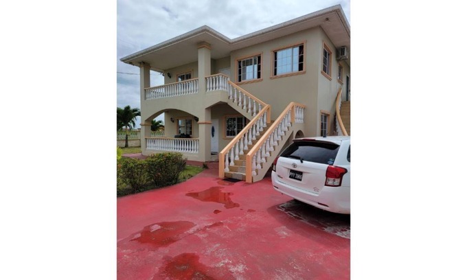 Georgetown Apartment | Stunning Two-Story Home in Elaineville with 24/7 Security