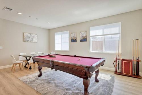 Fairfield House | Modern Home in Wine Country with Family-Friendly Amenities
