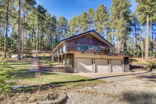 Lead House | Inviting South Dakota Cabin with Private Hot Tub and Top Rating