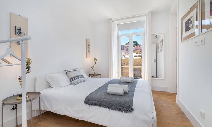 Pena Apartment | Stylish Lisbon Apartments with Spa and Family-Friendly Amenities