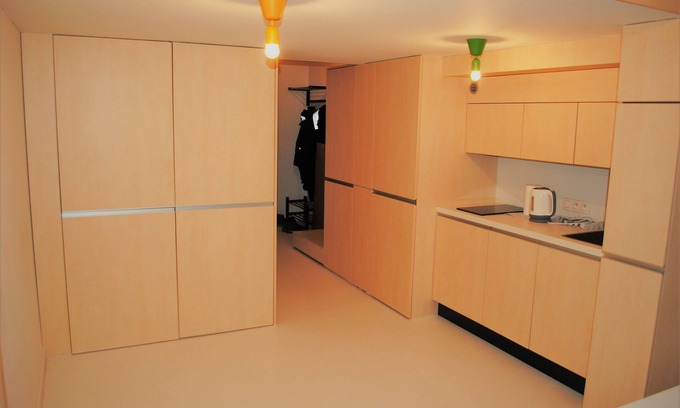 Dansaert Apartment | Modern Comfort in the Heart of Old Town - Pet Friendly Stay